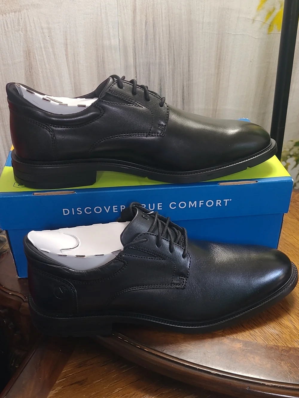 New in box! Nunn Bush Kore Icon Mens 10.5 XW very wide black Oxford dress shoes